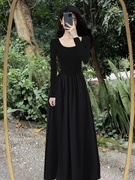 赫本风黑色连衣裙女2023秋款长袖，高端精致显瘦法式高级感显瘦长裙