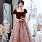 红色敬酒服新娘2024在逃公主平时可穿赫本风订婚艺考晚礼服裙