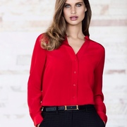 秋冬红色长袖衬衫女v领春高品质纯色时尚，显瘦上衣设计感小众