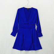 外贸原单女装时尚v领长袖设计感褶皱收腰气质，显瘦宝蓝色a字连衣裙