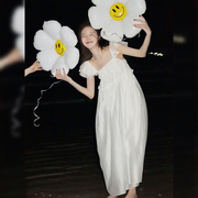 吊带白色仙女连衣裙子春夏装法式高级感温柔风长裙2024