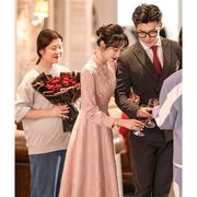中式旗袍粉色敬酒服新娘，2023订婚礼服，女连衣裙长袖平时可穿回门服