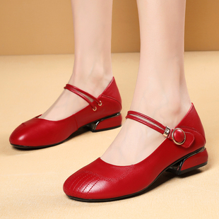 红色皮鞋平底低跟浅口单鞋中跟粗跟妈妈鞋真皮软底跳舞鞋女鞋大码