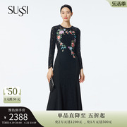 SUSSI/古色23春商场同款黑色蕾丝拼醋酸贴花中长款鱼尾连衣裙礼服