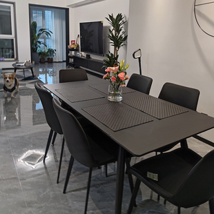 意式纯黑岩板餐桌长方形，现代简约大小户型家用饭桌，黑椅68人极简