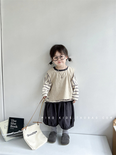 韩版秋季女童森系棉麻长袖套装中性宝宝气质，马甲灯笼裤三件套