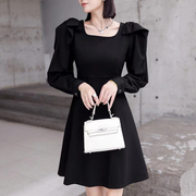 欧洲站黑色小礼服连衣裙洋气设计感方领法式泡泡袖修身气质裙子