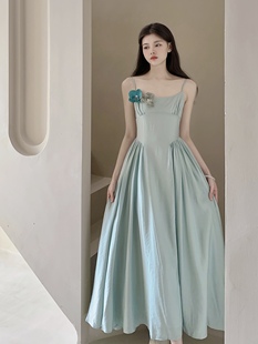 蓝绿色大摆气质连衣裙，仙气度假显瘦高级感长裙