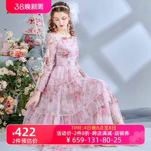 艾丽丝2024春季甜美粉色，印花连衣裙重工蕾丝方领中长款公主裙