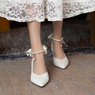 珍珠绑带白色高跟鞋女春夏尖头小众法式婚鞋粗跟皮面小跟单鞋中跟