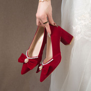 婚鞋新娘鞋秀禾婚纱两穿2024年时尚，中式红色尖头高跟鞋女