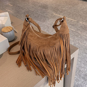 棕色个性设计包包2023夏季女包，波西米亚复古百搭斜挎包流苏包