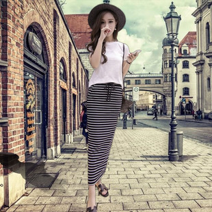 夏季韩版黑白条纹包臀半身裙，休闲中长款百搭高腰，铅笔一步裙女