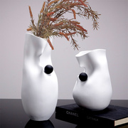 现代创意抽象样板间白色黑点花器黑球客厅玄关软装装饰品树脂花瓶