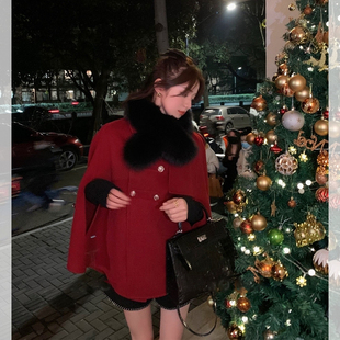 圣诞别致大衣过新年战袍，冬装高级感时髦小个子，红色斗篷毛呢外套女