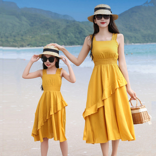 2024夏高端亲子装母女连衣裙海边三亚度假沙滩裙洋气时髦显瘦