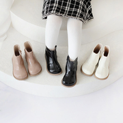 儿童马丁靴2021宝宝童鞋，冬漆皮短靴白色靴子，真皮皮鞋加绒女童短靴