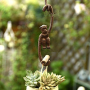 创意家居猴子挂钩俏皮猴子捞月饰品花园杂货zakka铁艺摆件钩子