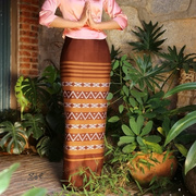 泰国缅甸傣族裙布老木，织机纺织传统民族服饰泰丝筒裙东南亚布料