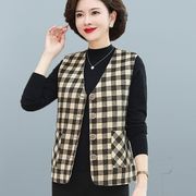 秋季新款妈妈装短款格子马甲高档中老年女坎肩马夹小个子无袖外套