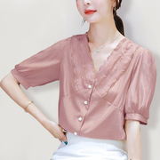 粉色雪纺衬衫女款2024短袖v领T恤蕾丝边设计感小众泡泡袖衬衣