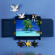 室内地中海风格蓝色百叶窗款客厅，电表箱遮挡箱配电箱电表盒装饰箱