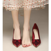 红色高跟鞋女婚鞋秀禾婚纱两穿2024年尖头细跟单鞋，高级性感新娘鞋