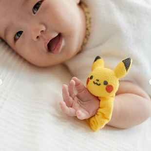 日本采购精灵宝可梦monpoke宝宝，安抚毛巾布手腕(布手腕，)铃玩具可水洗