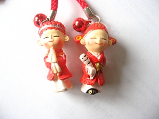 可爱／手机包包挂件！中国小情侣新郎新娘公仔一对！中国娃娃