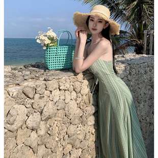 高端品牌网红 淡绿色印花吊带连衣裙云南海边度假露超修身背