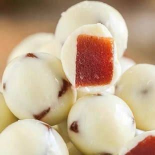 酸奶山楂球酸奶巴旦木酸奶葡萄干网红零食新疆特产地道新疆风味