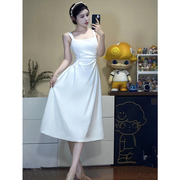 白色收腰吊带连衣裙露丝同款a字高腰线比垂感气质长裙生日礼服裙