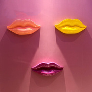 简约现代大嘴唇红嘴唇挂件酒吧KTV包厢主题玻璃钢壁饰壁挂装饰品