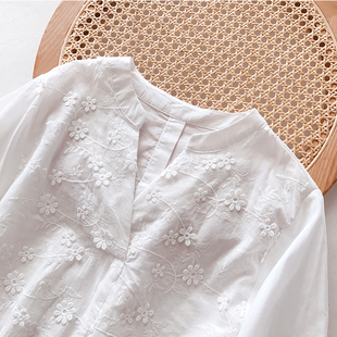 仙女款女装上衣小衫 白色立体花朵装饰仙气显瘦V领衬衫女短袖夏季
