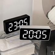 闹钟镜面数字时钟床头摆件静音LED夜光数字显示器ins桌面时间表