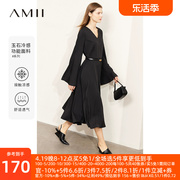 Amii2024秋季黑色连衣裙女设计感喇叭袖V领长裙法式收腰裙子