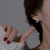 s999纯银针爱心耳环2023年潮，小众珍珠耳钉气质设计高级感耳饰