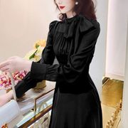 法式优雅连衣裙秋装2023年女韩版复古女人味，压褶设计中长裙子