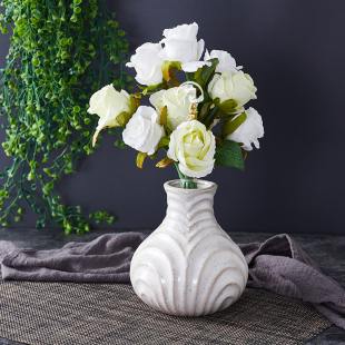 浮雕陶瓷花插桌面复古做旧花瓶，鲜花仿真花器皿客厅装饰品室内摆件