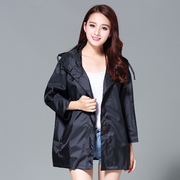 雨衣女日韩时尚薄透气便携七分袖成人短款外套，防风衣学生雨披纯色