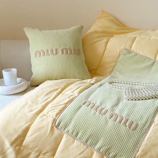 2024微甜刺绣抱枕被两用沙发，靠枕办公室靠垫，午睡汽车客厅床上