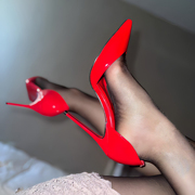 红色漆皮中空超浅口高跟鞋细跟女尖头黑色性感包头凉鞋大码红底鞋