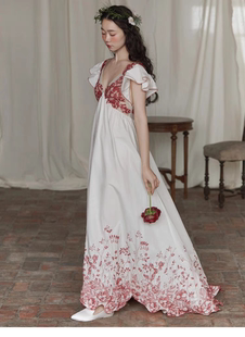 棉质晨袍女新娘春夏飞袖白色红色刺绣法式V领拖尾复古礼服露背