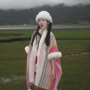 秋冬季毛毛披肩民族风外搭女2024披风，云南西藏川西旅游穿搭