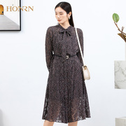 HONRN/红人黑色烧花碎花飘带领结气质修身收腰a字连衣裙女春秋款
