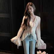 FairyJiang 春季荷叶边v领白色衬衫女设计感雪纺衫蕾丝喇叭袖上衣