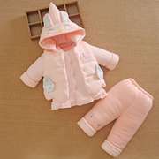0一1岁女宝宝秋冬装分体洋气，款婴儿衣服外套，加厚棉服袄三件套装季