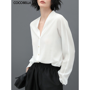 COCOBELLA设计感撞色金扣V领白衬衫女新中式气质上衣NSR25