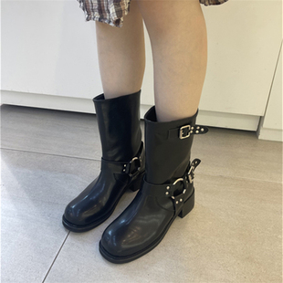 韩国足求东大门短筒女靴24春季圆头粗低跟铆钉皮带扣机车靴子