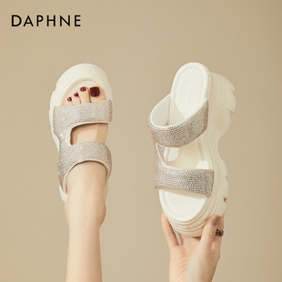 达芙妮坡跟拖鞋女2024夏季外穿时尚，百搭水钻厚底小个子凉拖鞋